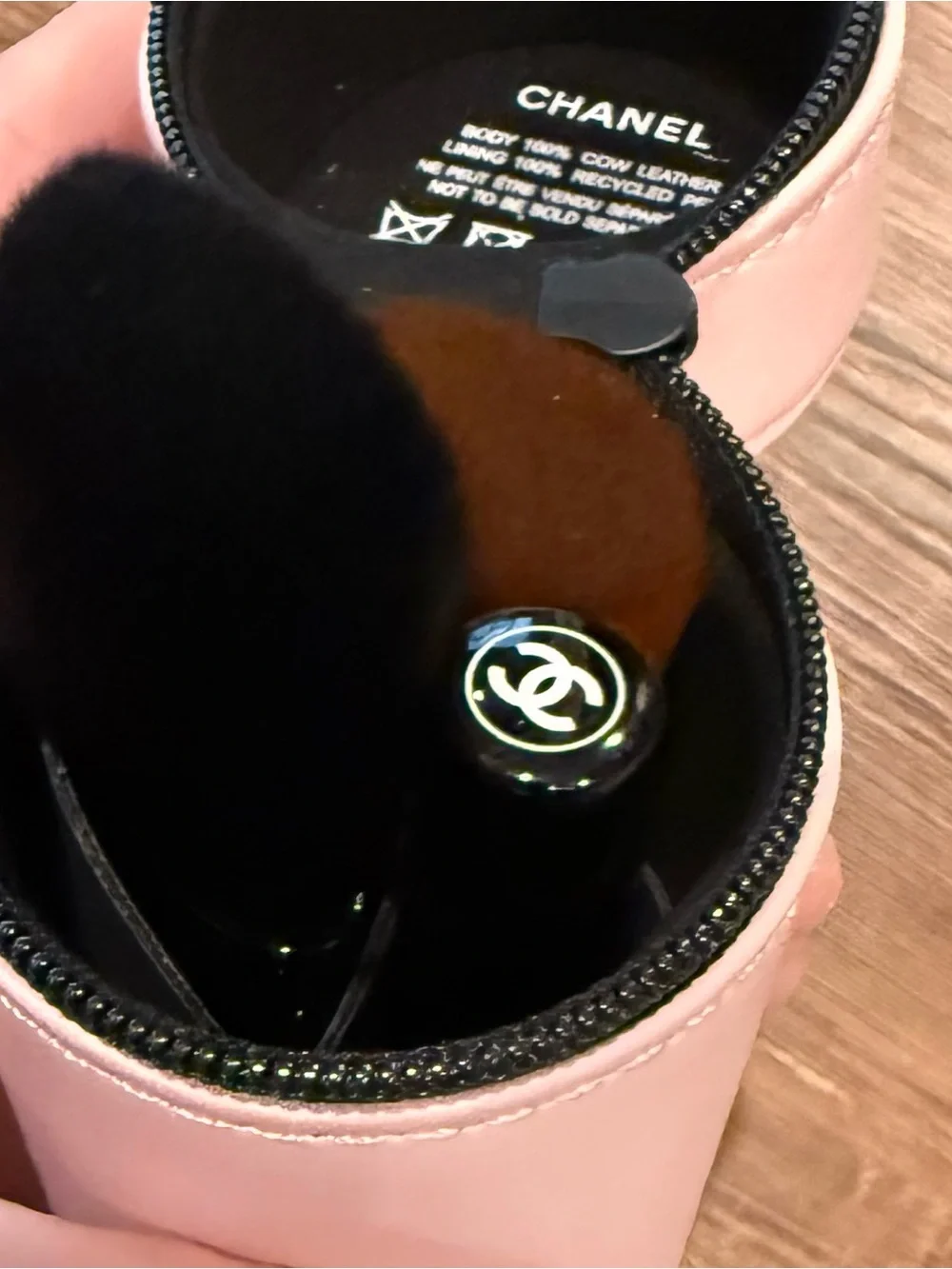 CHANEL BEAUTÊ Set of 3 Makeup Brushes With Case